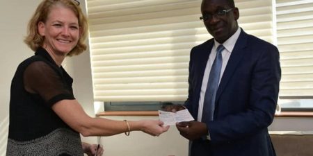 Elan de solidarité contre le Covid-19 : Bateau Hopital Mercy ships offre 90 millions CFA au Ministère de la Santé pour soutenir le Sénégal