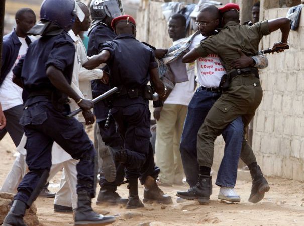 Affrontement entre commerçants et forces de l’ordre  5 blessés notés