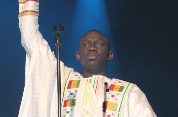 Le célèbre chanteur Pape Diouf faussaire ? Difficilement croyable !