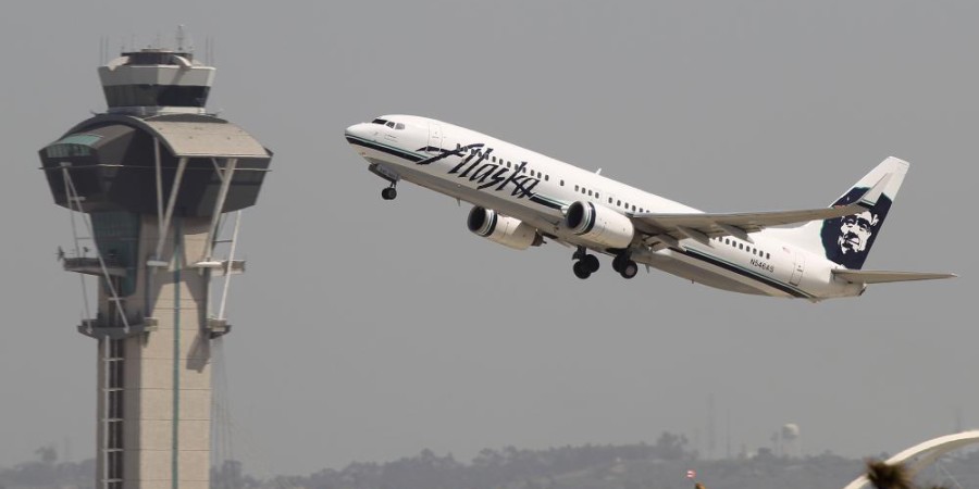 Seattle/Etats-Unis : Un avion d’Alaska Airlines décolle avec un bagagiste endormi dans la soute