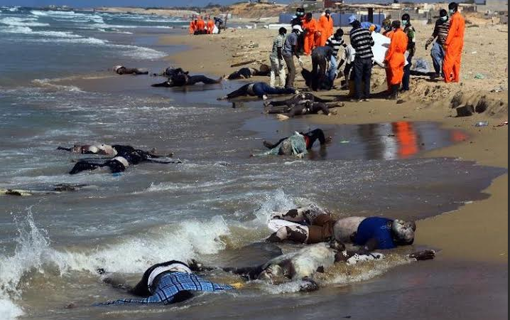 Migrants : 51 morts asphyxiés dans une cale au large de la Lybie