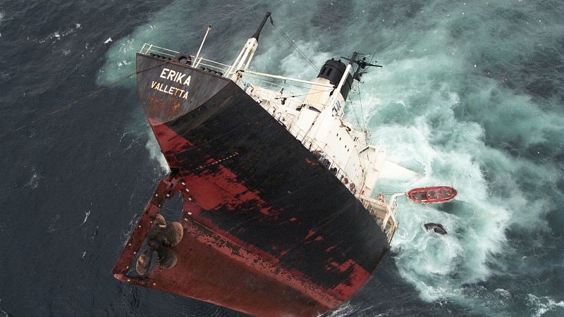 Naufrage du navire russe Oleg Naydenov : La réaction de Greenpeace Afrique