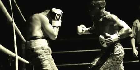 Un maire au talent de boxeur édente son rival : l’affaire est devant Dame-Justice