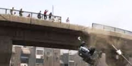 Le Pont  »Sénégal 92 » dynamité hier, samedi, quelques dégâts collatéraux notés