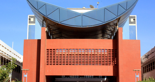 Ucad   Les cours démarrent dans les amphi-chapiteaux ce lundi