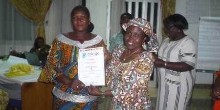 Burkina/processus électoral : Remise d’attestation de formation à une trentaine d’acteurs