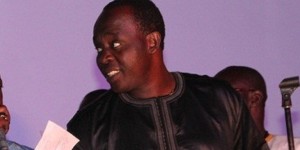 Le protocole du pays recadre les griots Macky Sall qui calme le  »jeu »