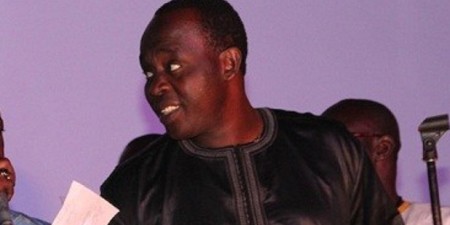 Le protocole du pays recadre les griots Macky Sall qui calme le  »jeu »