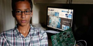 Son horloge confondue à une bombe : Mohamed, le jeune génie invité à la maison blanche par Obama