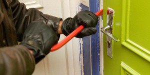 Cambriolages spectaculaires : à Grand Yoff, deux individus interpellés, la Police remonte la piste d’un butin de plusieurs millions