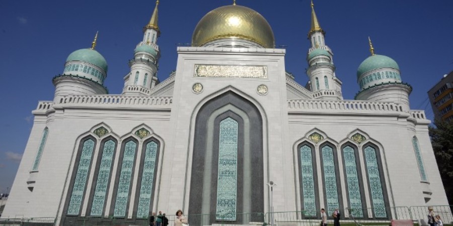 Russie : Vladimir Poutine inaugure la plus grande mosquée d’Europe à Moscou