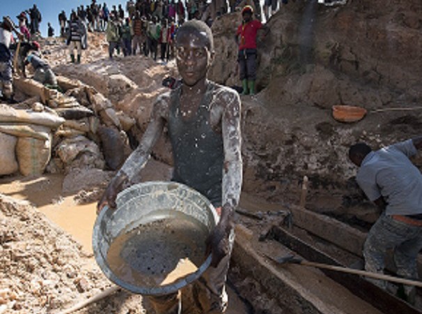 RD Congo : un éboulement dans une mine d’or, près de la ville de Kamituga, fait craindre 50 morts