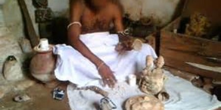 Encore et toujours  le mystique ! Un jeune salue un Guinéen et perd ses bijoux… d’homme