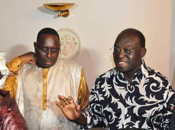 Quand Tapha ‘’joue du riiti’’ pour Macky, voilà ce que ça donne…