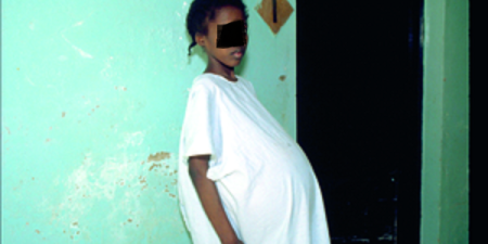 Grossesse précoce au Nigéria : une jeune fille de dix ans donne naissance à une fillette à Benue