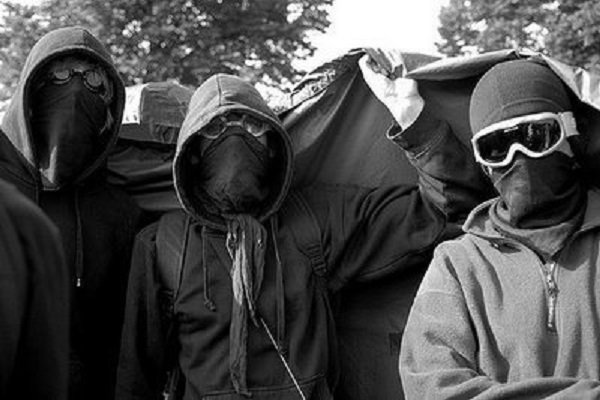 Gassane (Linguère) : 7 individus encagoulés armés de fusils et de machettes cambriolent trois boutiques