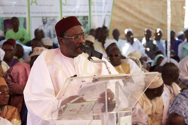Hommage au Doyen Majib Sene Par Cheikh Hamidou Kane