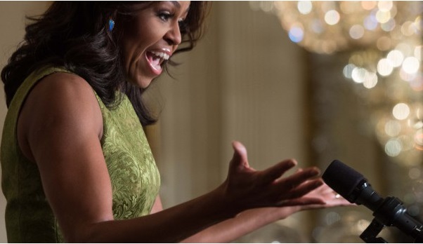 Musique :  Michelle Obama en duo avec College Humor dans une vidéo encourageant les ados à fréquenter les universités