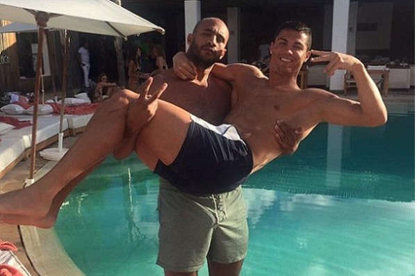 En relation avec un marocain, Cristiano Ronaldo laisse véhiculer des rumeurs sur son homosexualité