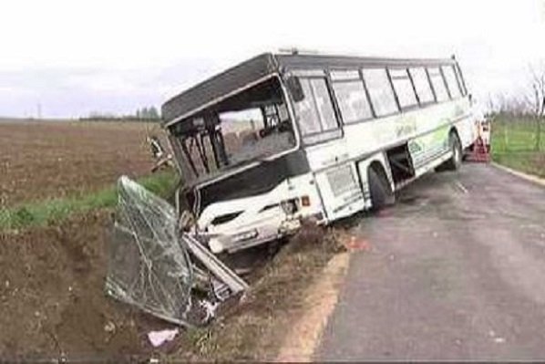 Koumpentoum : un choc entre un bus malien et un véhicule de transport « 7 places » fait trois morts, trois blessés