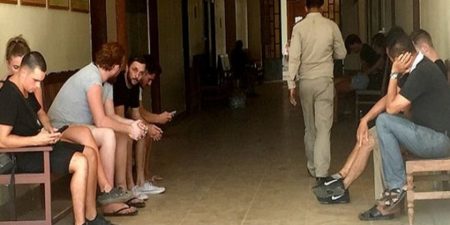 Cambodge : 6 Britanniques, 2 Canadiens, 1 Néo-Zélandais et un autre étranger arrêtés pour « chansons et danses pornographiques