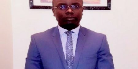 Les Condoléances De Karim Wade Face…au Cheval De Troie Marron Beige