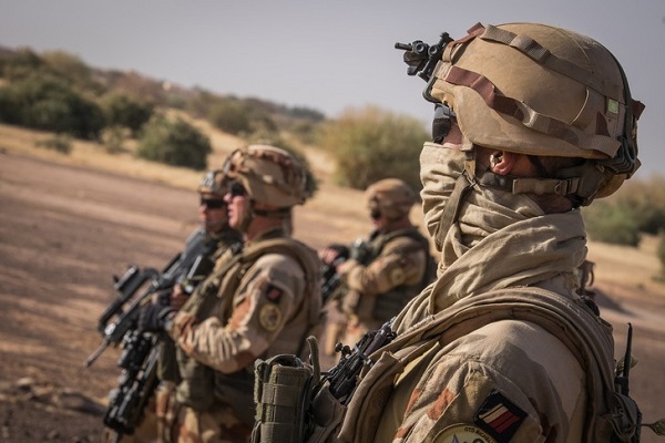Mali: deux soldats français meurent suite à l’explosion d’une mine artisanale, un autre blessé