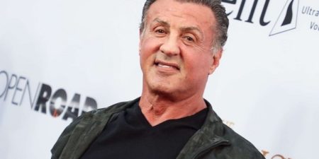Rumeur quand tu nous tiens ! Donné pour mort depuis lundi matin, Sylvester Stallone rétorque « « S’il vous plait, ignorez ces stupidités… »