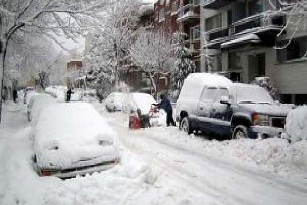 France : De chutes records de neige, le transport paralysé, entre 1500 et 2000  personnes bloquées, perturbations tous azimuts