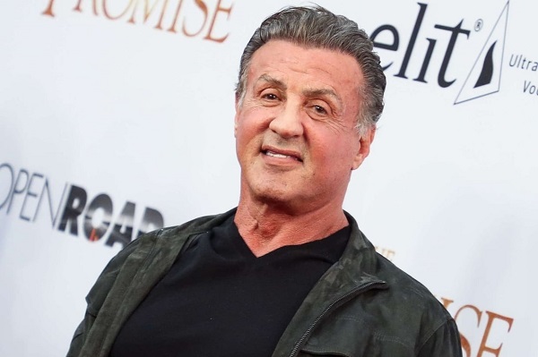 Rumeur quand tu nous tiens ! Donné pour mort depuis lundi matin, Sylvester Stallone rétorque « « S’il vous plait, ignorez ces stupidités… »