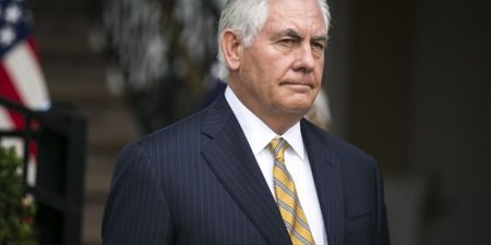 Etats-Unis : Rex Tillerson « espère voir Trump découvrir qu’il a été mis en accusation sur Twitter » et limogé