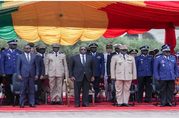 Crash de Missirah : le président Macky Sall à la levée de corps des militaires disparus