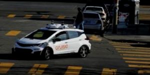 Nouvelles technologies:  une de ses voitures en mode autonome tue un piéton, d&rsquo;Uber Technologies Inc suspend ses tests