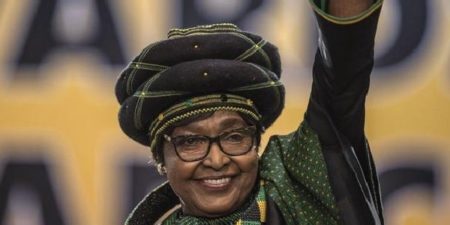 Afrique du Sud : Winnie Mandela, l’ex-épouse de Nelson Mandela, est décédée à l’âge de 81 ans