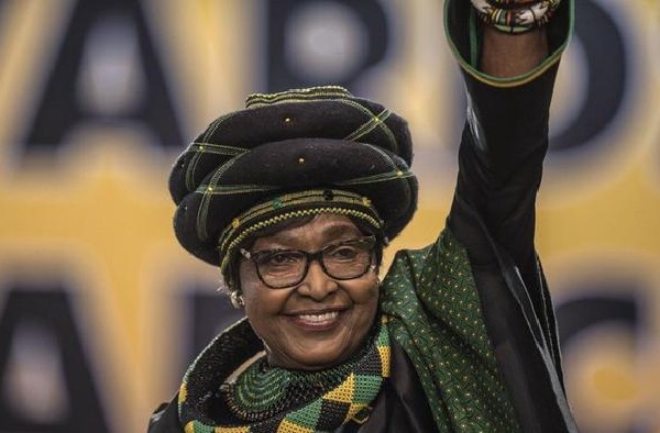 Afrique du Sud : Winnie Mandela, l’ex-épouse de Nelson Mandela, est décédée à l’âge de 81 ans