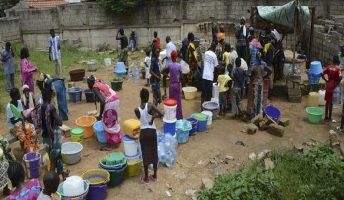 Pénurie d’eau à Dakar, vers des émeutes de la soif ?