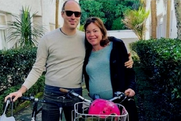 Nouvelle-Zélande : une ministre se rend à son accouchement en conduisant son vélo