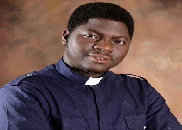 Nigéria : Un jeune prêtre catholique abattu dans un supermarché à Abuja