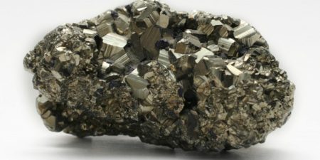 Ressources naturelles : En Afrique, les pays miniers vent debout contre les mineurs illégaux chinois