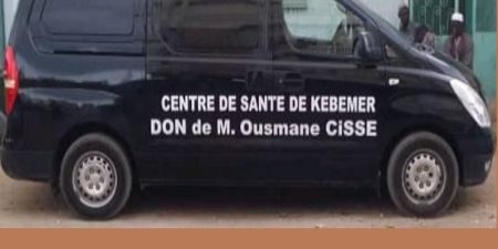 Polémique autour d’un don à Louga : le nom du « bienfaiteur » sur une voiture pompe-funèbre fait débat