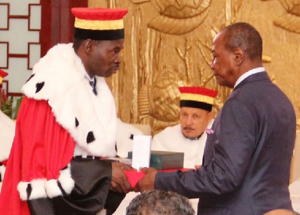Guinée : le président Alpha Condé, Kéléfa Sall, confirment avoir viré le président de la Cour constitutionnelle