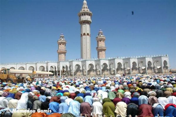 Touba: Le guide des Thiantacounes, Cheikh Béthio Thioune, finalement  inhumé au cimetière Bakhiya