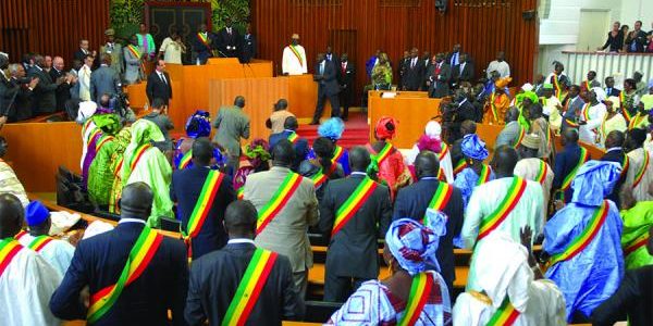 Assemblée nationale : Report validé, l’élection présidentielle renvoyée au 15 décembre 2024