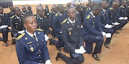 Togo : 255 nouveaux commissaires et officiers intègrent les rangs de la Police Nationale