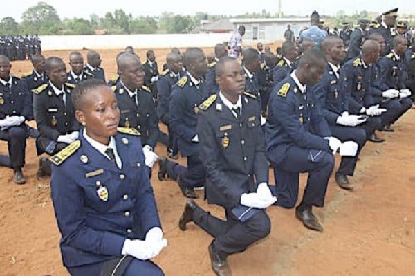 Togo : 255 nouveaux commissaires et officiers intègrent les rangs de la Police Nationale