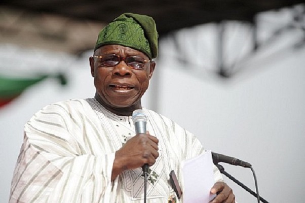 Nigeria : l’ancien président Obasanjo persiste et signe le candidat « Atiku est un voleur »