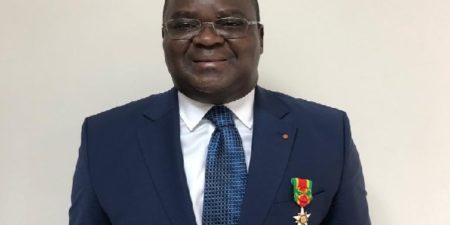 Togo : Dr Edoh Kossi Amenounve le Directeur General de la BRVM fait officier de l’ordre du Mono