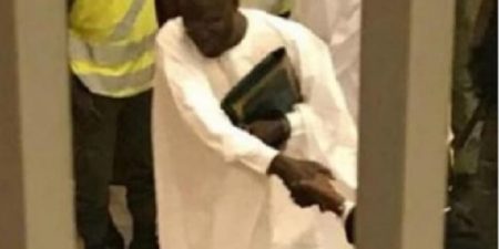 Gracié Khalifa Sall rejoint sa famille : ses partisans, intenables, expriment  leur joie devant la prison de Reubeuss