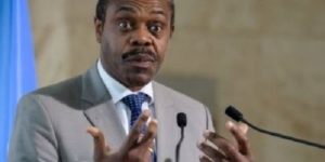 L’ex-ministre de la Santé de la République démocratique du Congo, Oly Ilunga, a été inculpé mardi pour « détournement » présumé de fonds alloués à la lutte anti-Ebola