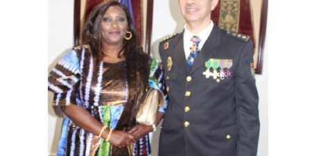 Espagne : Notre compatriote Awa Pathé Ndiaye honorée par la Police Nationale de Tenerife.